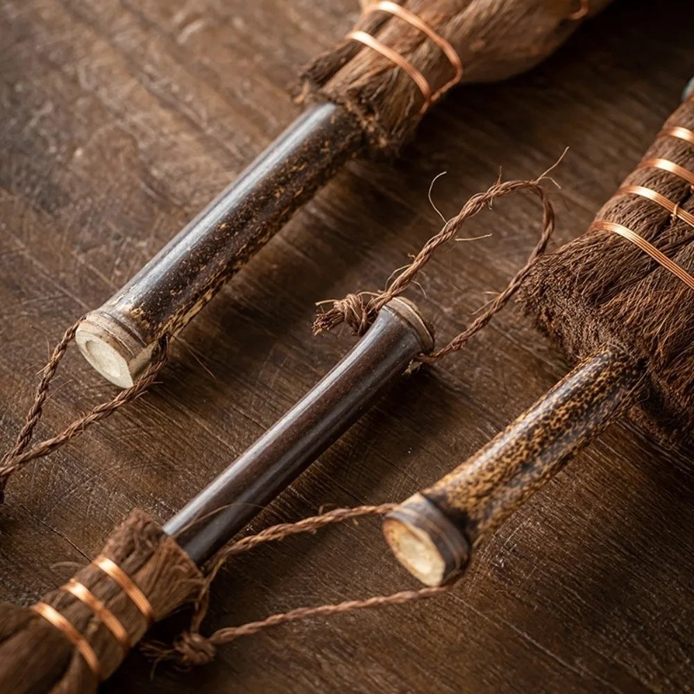 Eco-friendly Traditional Tea Cleaning Brush Handmade Vintage Tea Ware Scrubber Portable Natural Mini Whisk Broom Dust Removal
