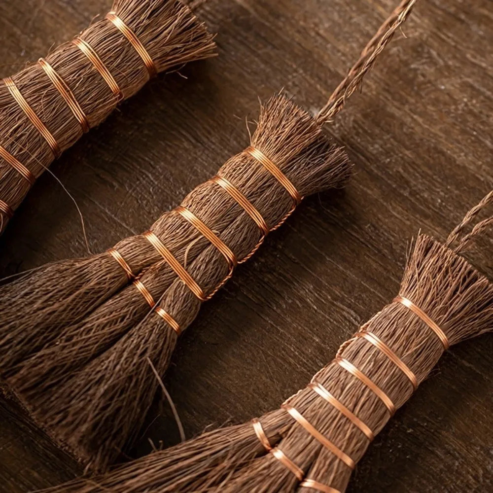 Eco-friendly Traditional Tea Cleaning Brush Handmade Vintage Tea Ware Scrubber Portable Natural Mini Whisk Broom Dust Removal