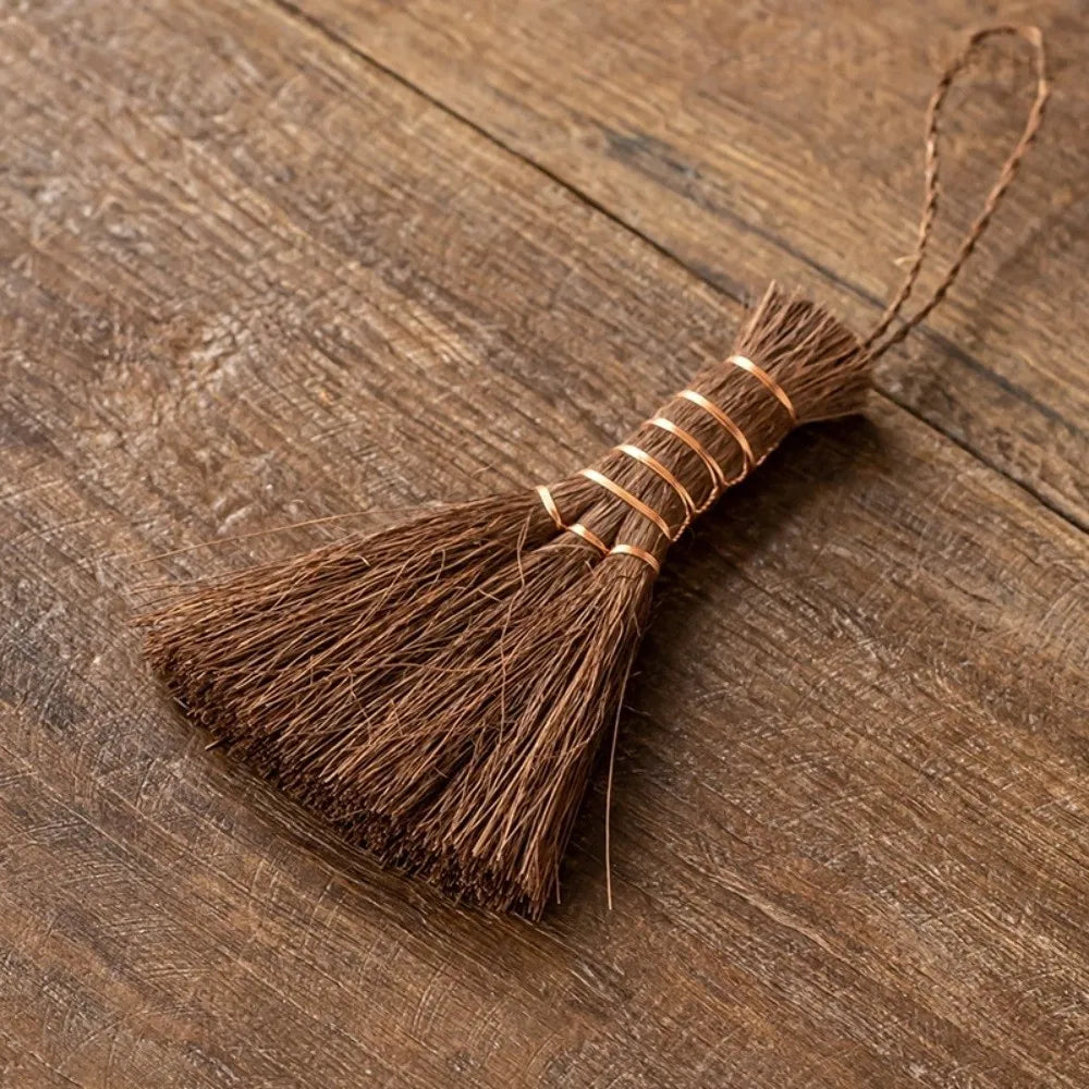 Eco-friendly Traditional Tea Cleaning Brush Handmade Vintage Tea Ware Scrubber Portable Natural Mini Whisk Broom Dust Removal