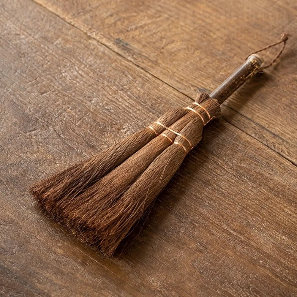 Eco-friendly Traditional Tea Cleaning Brush Handmade Vintage Tea Ware Scrubber Portable Natural Mini Whisk Broom Dust Removal